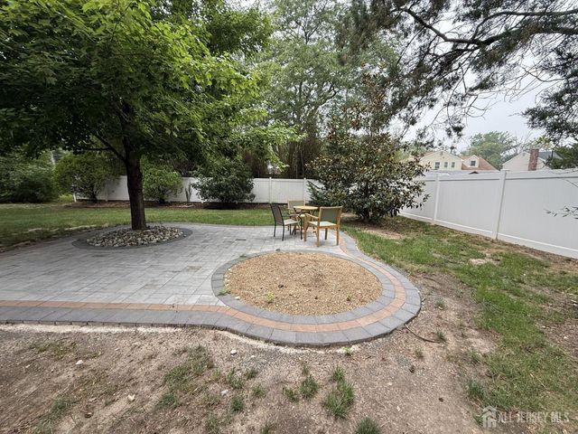 86 Tall Oaks Drive, East Brunswick, NJ 08816