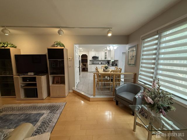 86 Tall Oaks Drive, East Brunswick, NJ 08816
