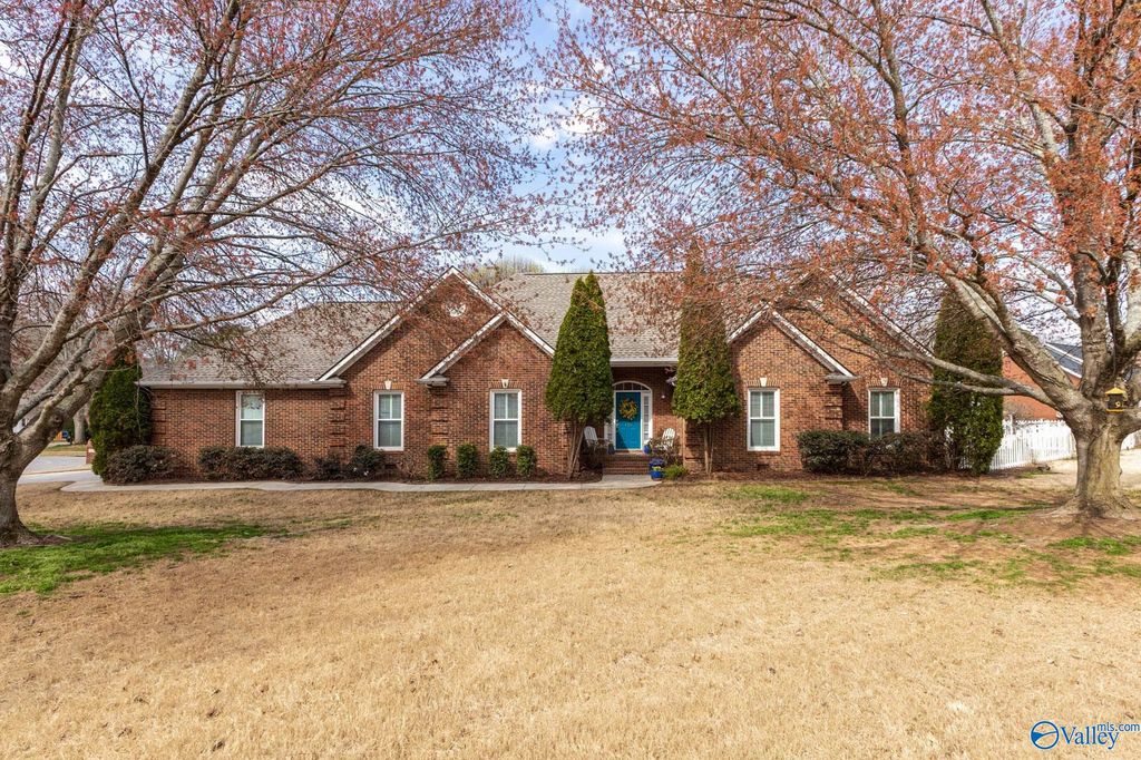 131 Silver Lake Circle, Madison, AL 35758