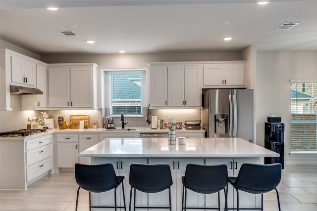 1352 Peregrine Trail, Frisco, TX 75036