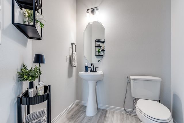 1352 Peregrine Trail, Frisco, TX 75036