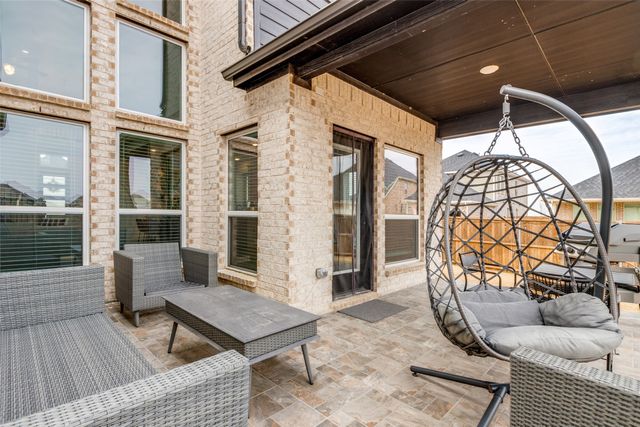 1352 Peregrine Trail, Frisco, TX 75036