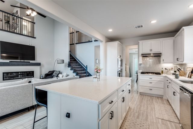 1352 Peregrine Trail, Frisco, TX 75036