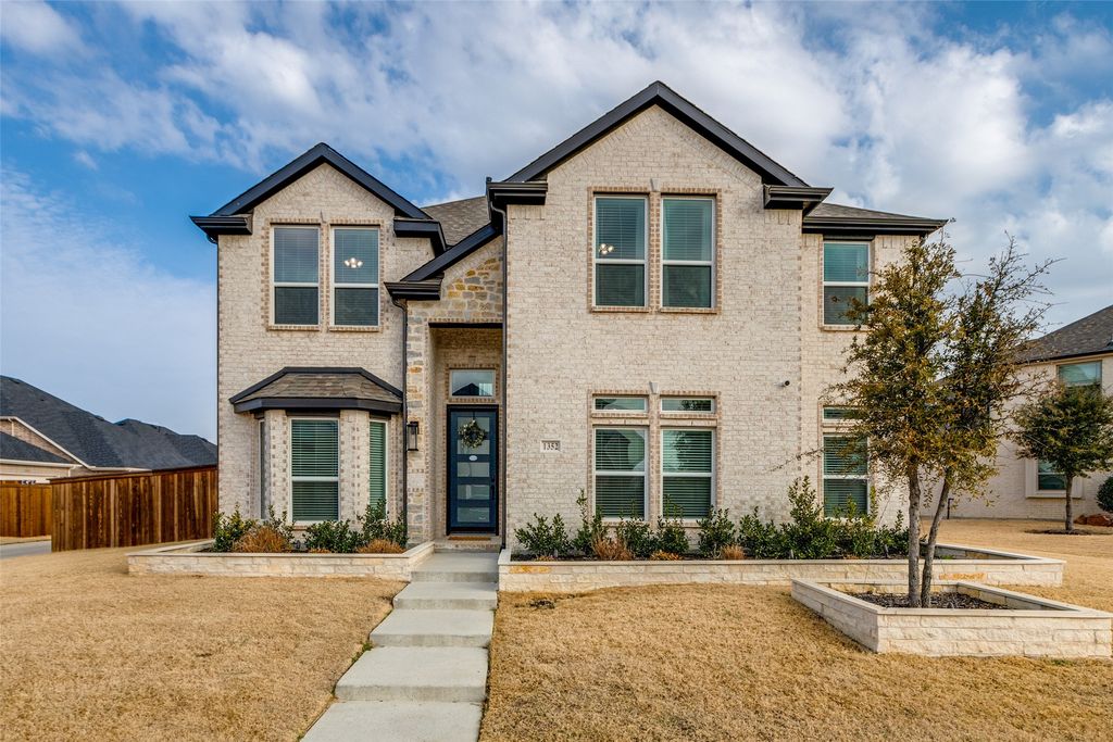 1352 Peregrine Trail, Frisco, TX 75036