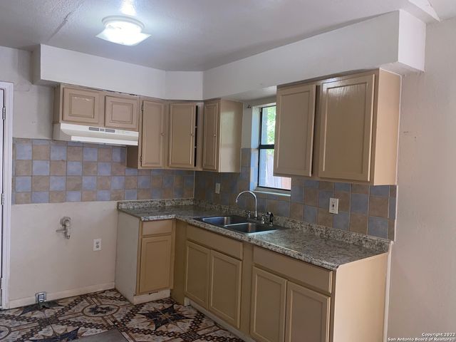 322 Jean, San Antonio, TX 78207