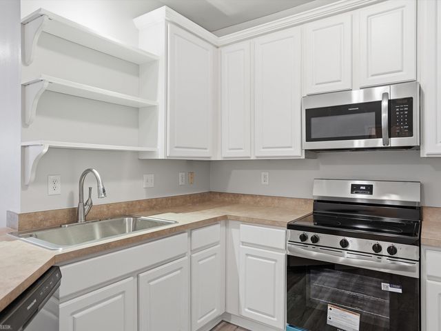 25675 N Maritime Circle, Harrison Twp, MI 48045