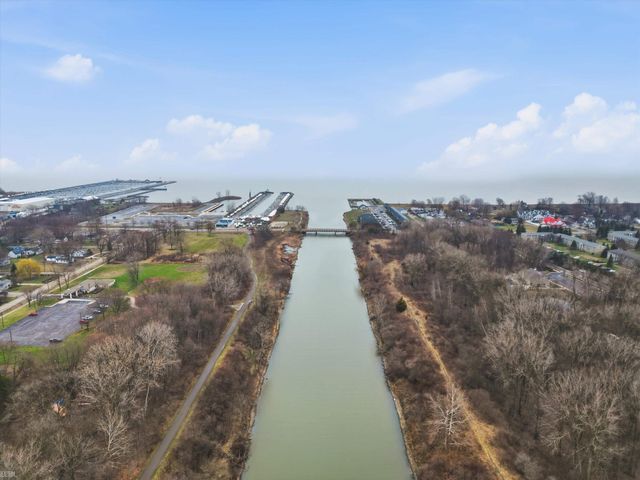 25675 N Maritime Circle, Harrison Twp, MI 48045