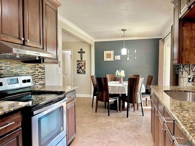 211 Paris Street, Longview, TX 75604