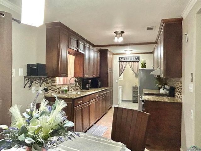 211 Paris Street, Longview, TX 75604