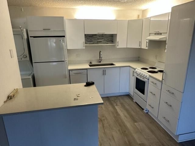 1106 Green Pine Boulevard E1, West Palm Beach, FL 33409