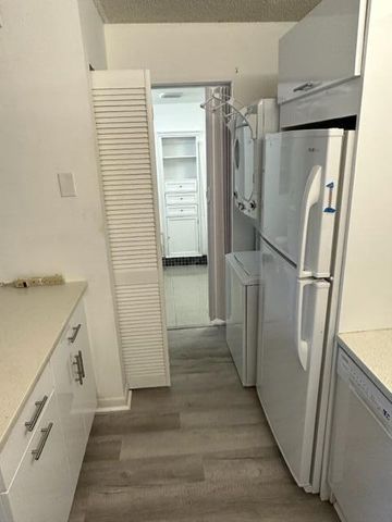 1106 Green Pine Boulevard E1, West Palm Beach, FL 33409