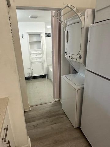 1106 Green Pine Boulevard E1, West Palm Beach, FL 33409