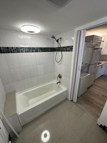 1106 Green Pine Boulevard E1, West Palm Beach, FL 33409