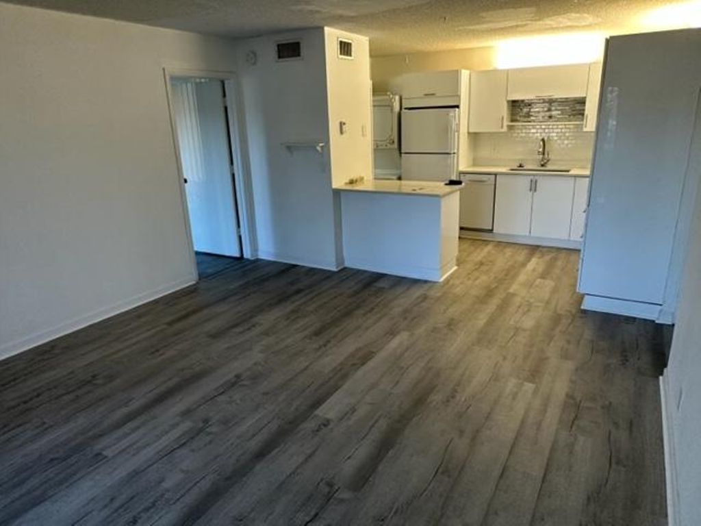 1106 Green Pine Boulevard E1, West Palm Beach, FL 33409