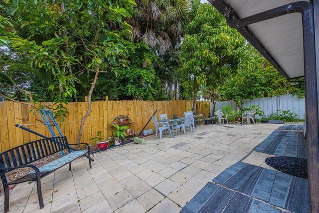 5722 Dewberry Way, West Palm Beach, FL 33415