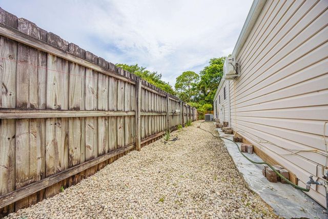 5722 Dewberry Way, West Palm Beach, FL 33415