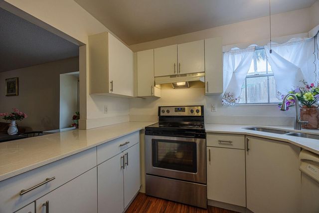 5722 Dewberry Way, West Palm Beach, FL 33415