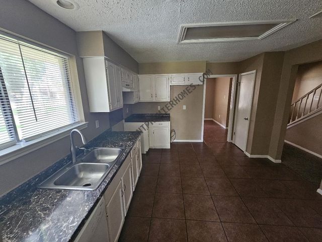 17323 Glenhew Road, Humble, TX 77396