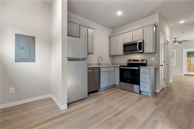 1348 West Avenue 107, Fayetteville, AR 72701