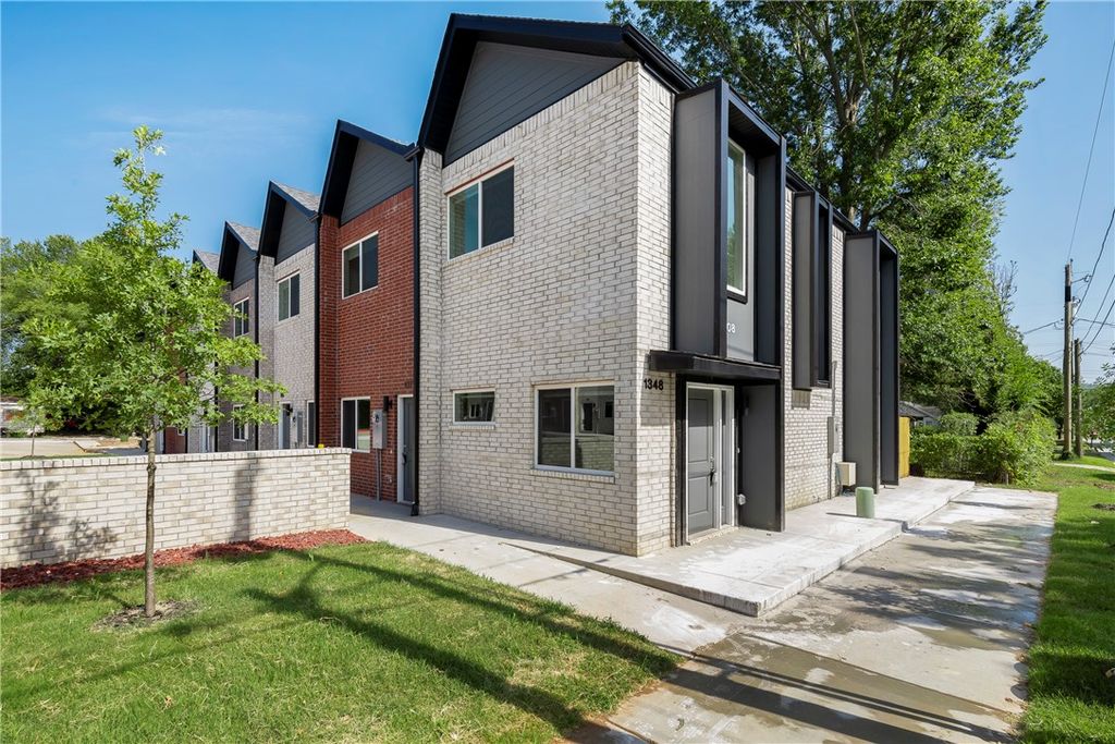 1348 West Avenue 107, Fayetteville, AR 72701