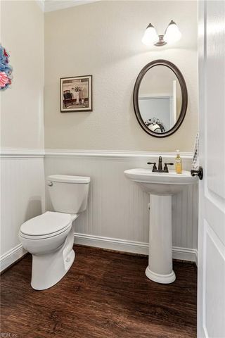 7521 Villa Ct, Gloucester Point, VA 23062