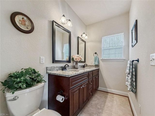 7521 Villa Ct, Gloucester Point, VA 23062