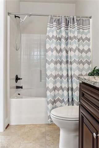 7521 Villa Ct, Gloucester Point, VA 23062