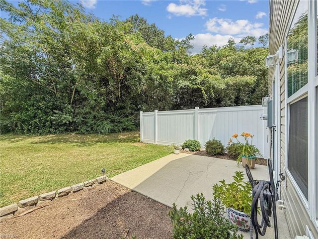 7521 Villa Ct, Gloucester Point, VA 23062