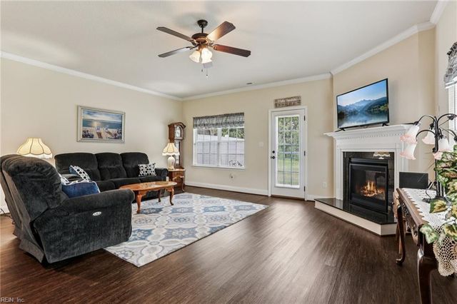 7521 Villa Ct, Gloucester Point, VA 23062
