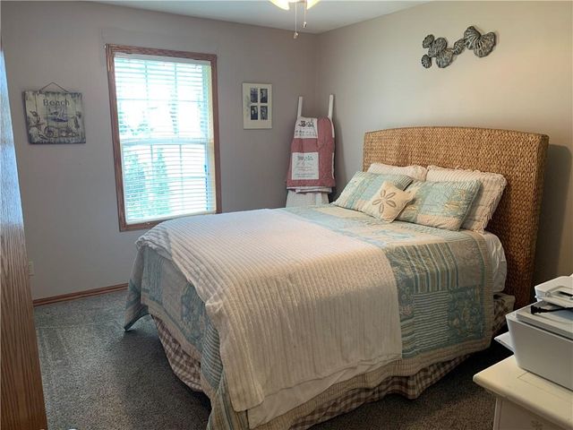 517 Brooklyn Court, Frontenac, KS 66763