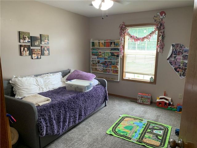 517 Brooklyn Court, Frontenac, KS 66763