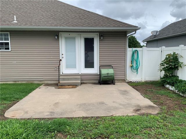 517 Brooklyn Court, Frontenac, KS 66763