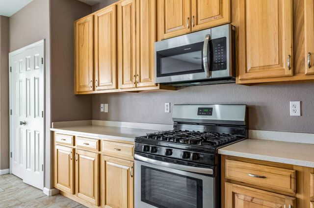 5237 Caprock Drive NE, Rio Rancho, NM 87144
