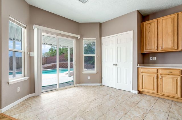 5237 Caprock Drive NE, Rio Rancho, NM 87144