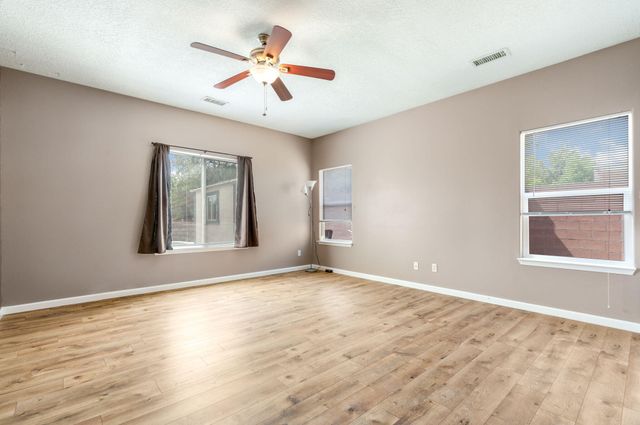 5237 Caprock Drive NE, Rio Rancho, NM 87144
