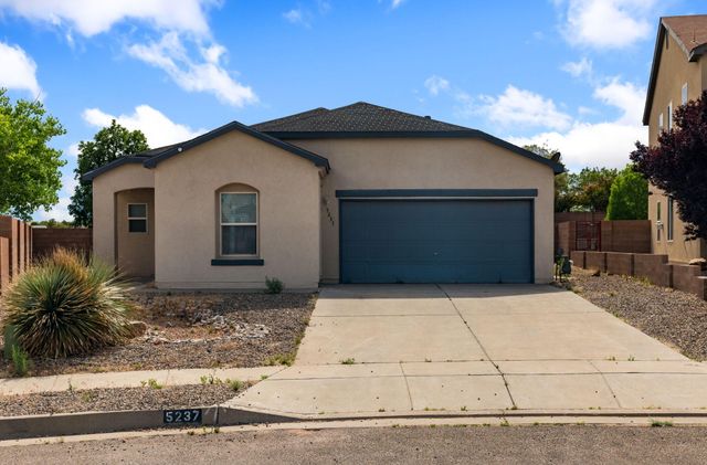 5237 Caprock Drive NE, Rio Rancho, NM 87144