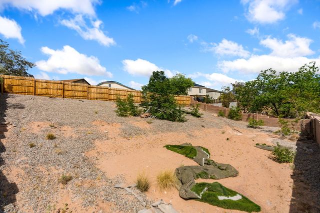 5237 Caprock Drive NE, Rio Rancho, NM 87144