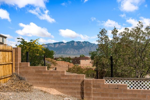 5237 Caprock Drive NE, Rio Rancho, NM 87144