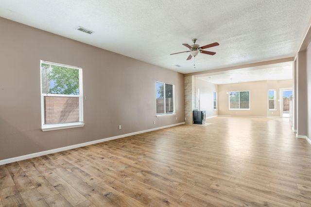 5237 Caprock Drive NE, Rio Rancho, NM 87144
