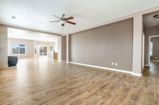 5237 Caprock Drive NE, Rio Rancho, NM 87144