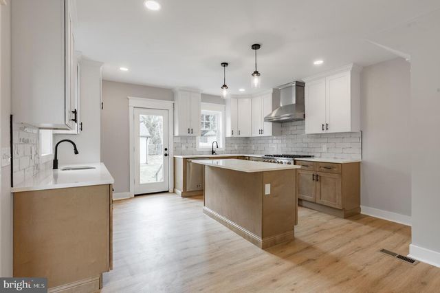 222 RUNNYMEDE AVE, Jenkintown, PA 19046