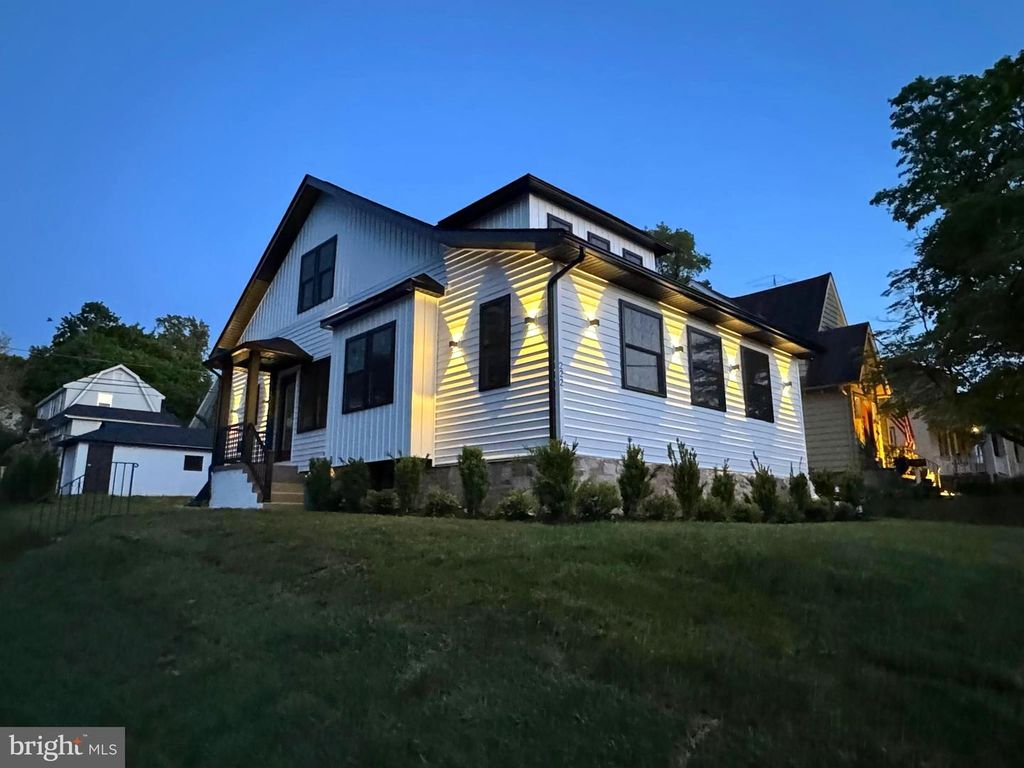 222 RUNNYMEDE AVE, Jenkintown, PA 19046