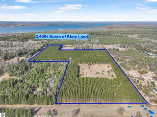 7020 NW Round Lake Road, Rapid City, MI 49676