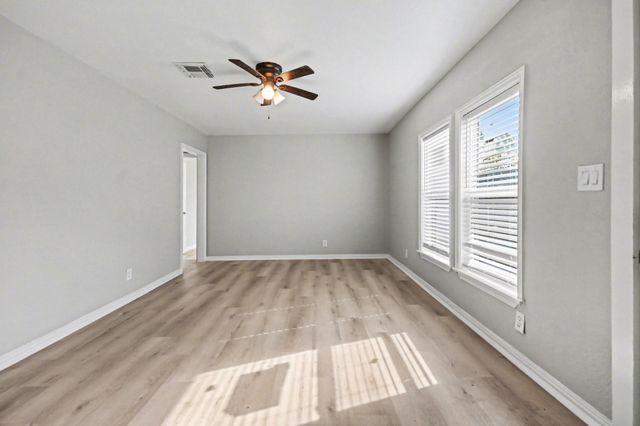 4805 Alamo Drive, Galveston, TX 77551