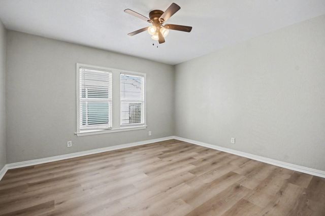 4805 Alamo Drive, Galveston, TX 77551