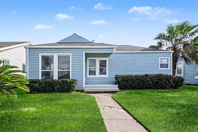 4805 Alamo Drive, Galveston, TX 77551