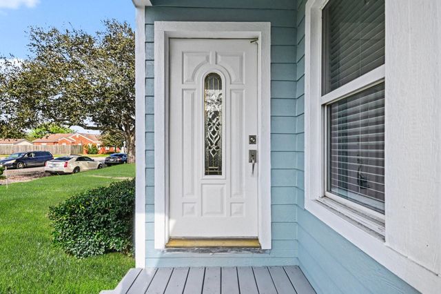 4805 Alamo Drive, Galveston, TX 77551