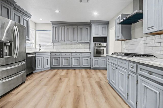 4805 Alamo Drive, Galveston, TX 77551