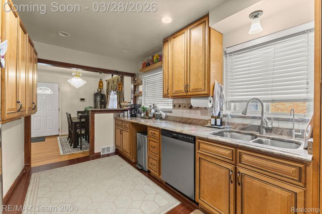 7175 Amboy Street, Dearborn Heights, MI 48127