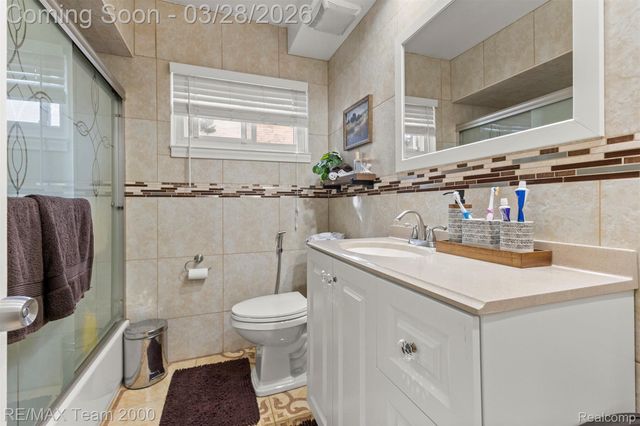 7175 Amboy Street, Dearborn Heights, MI 48127